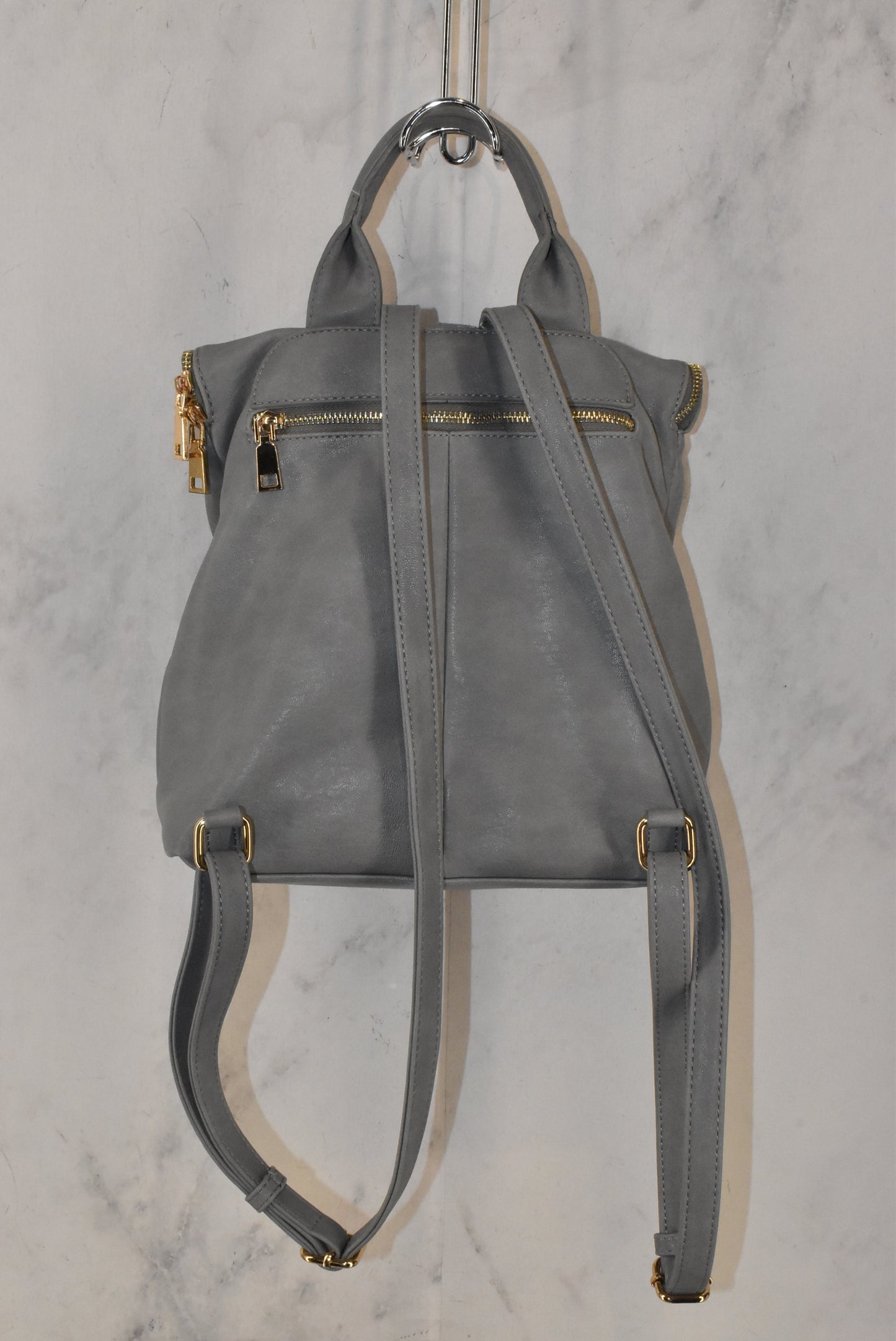 Backpack By Clothes Mentor Size: Medium