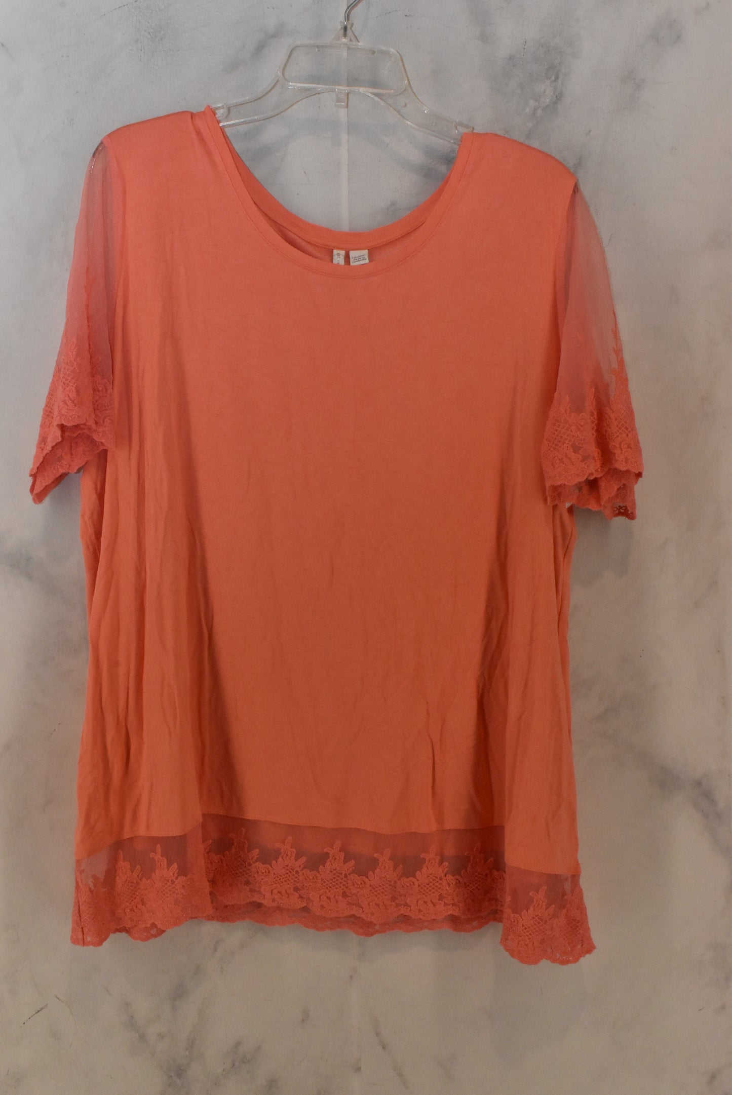 Top Short Sleeve By Cato Size: 18