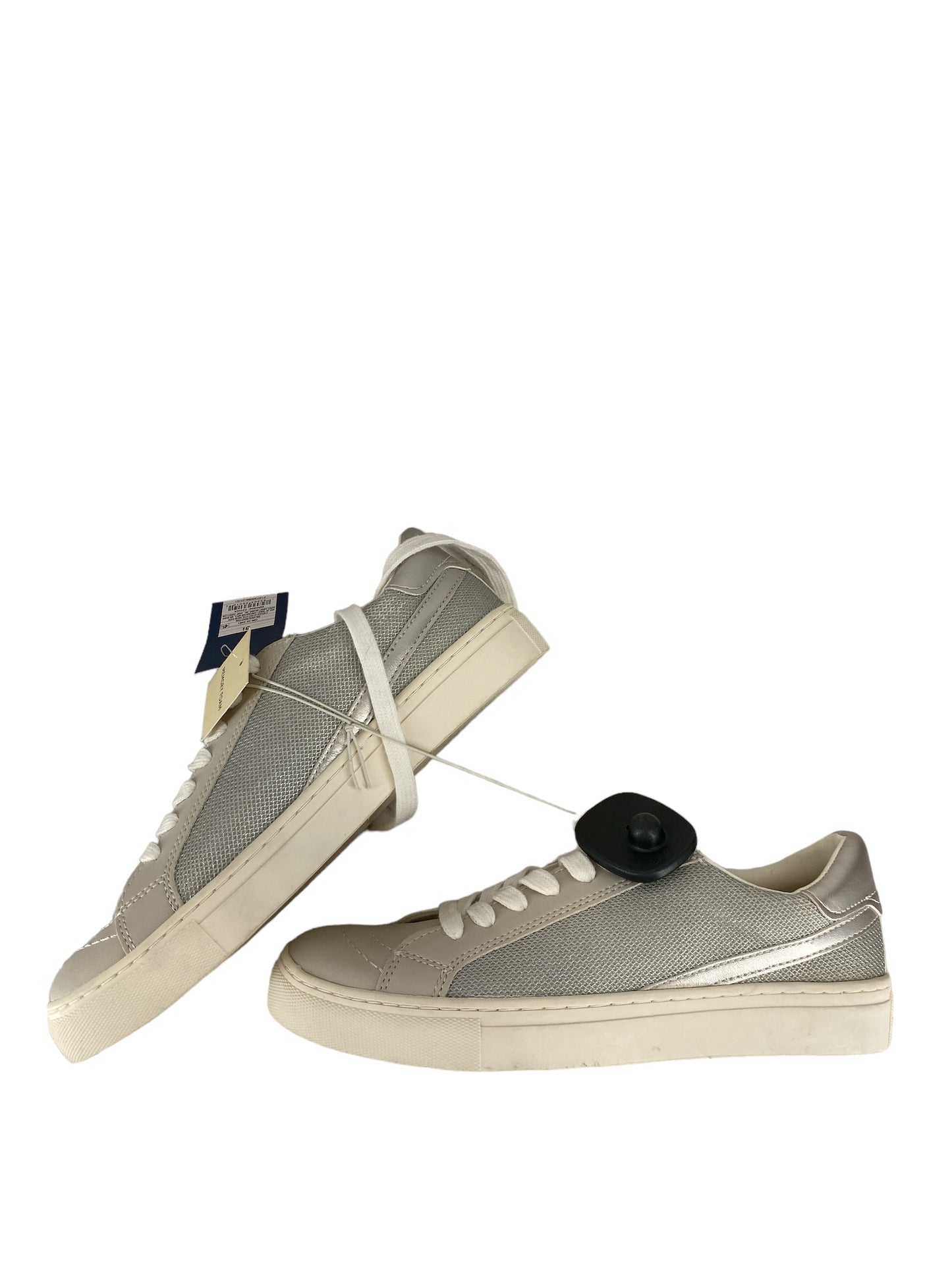Shoes Sneakers By Universal Thread Size: 8.5