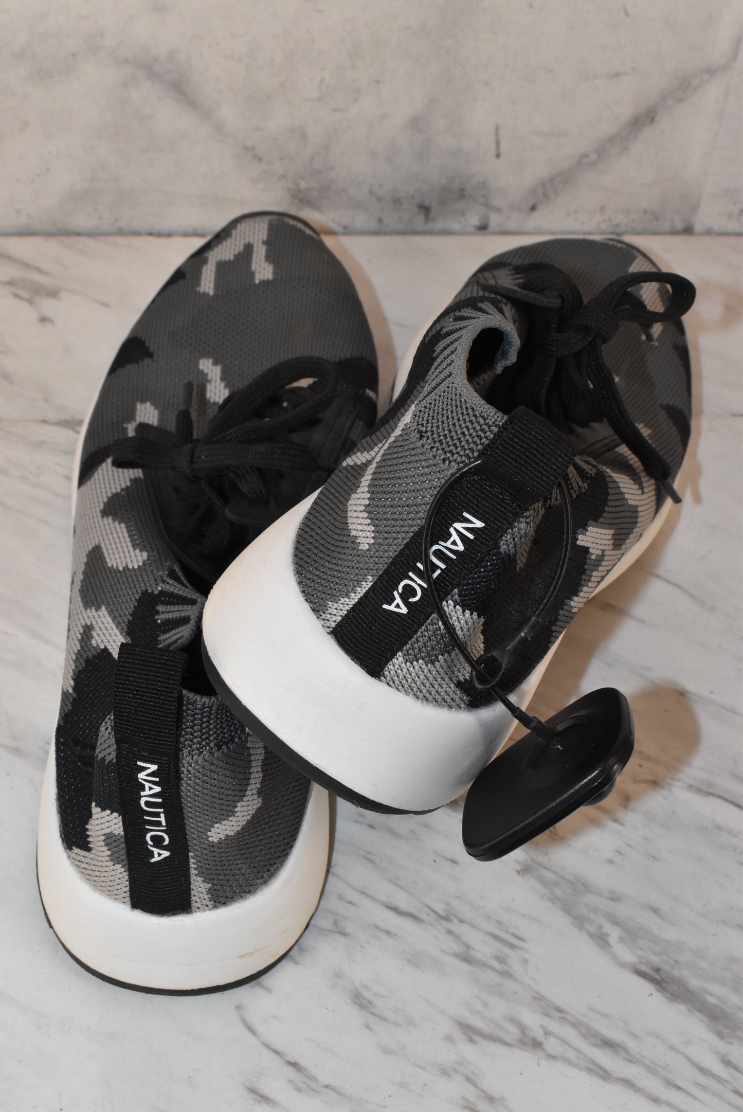 Shoes Athletic By Nautica Size: 8.5
