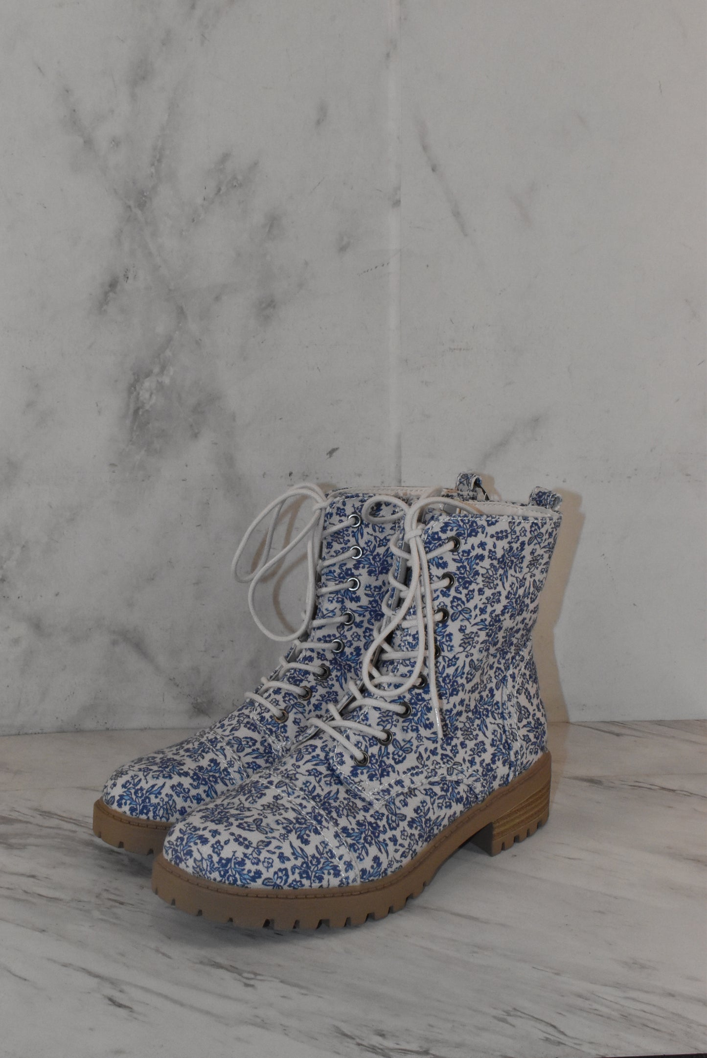 Boots Combat By Universal Thread Size: 8.5