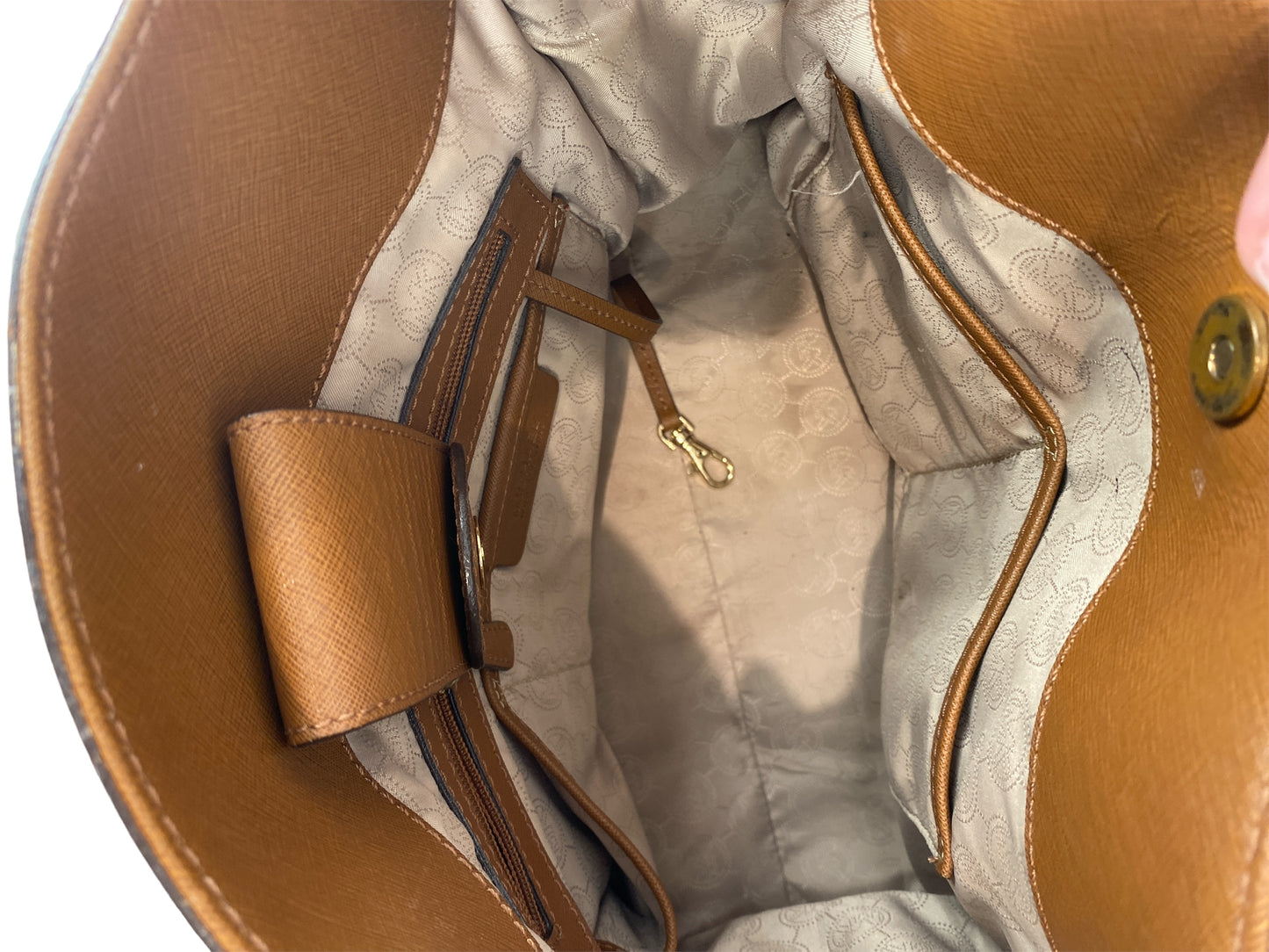 Handbag Designer By Michael Kors Size: Medium