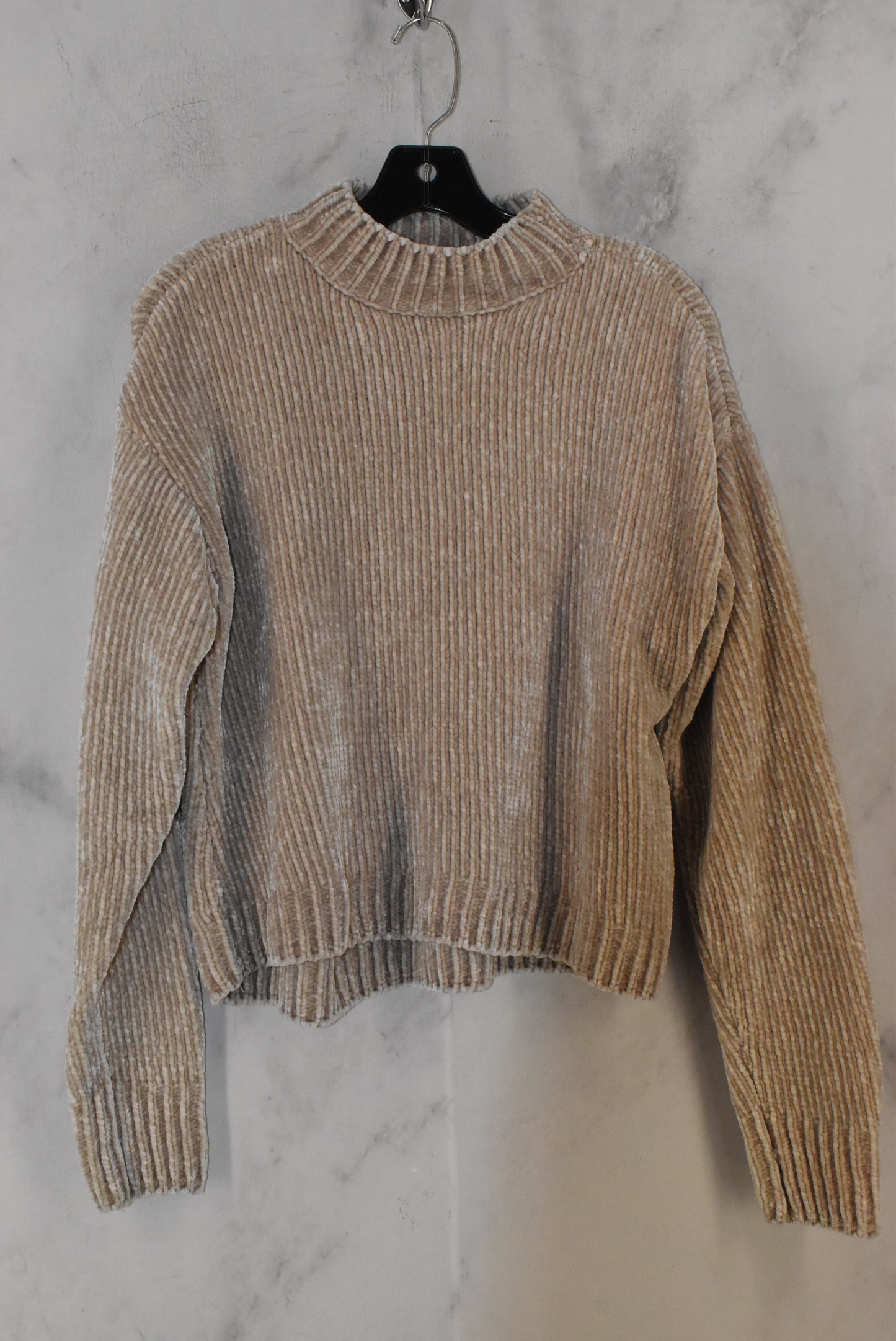 Sweater By Clothes Mentor Size: M
