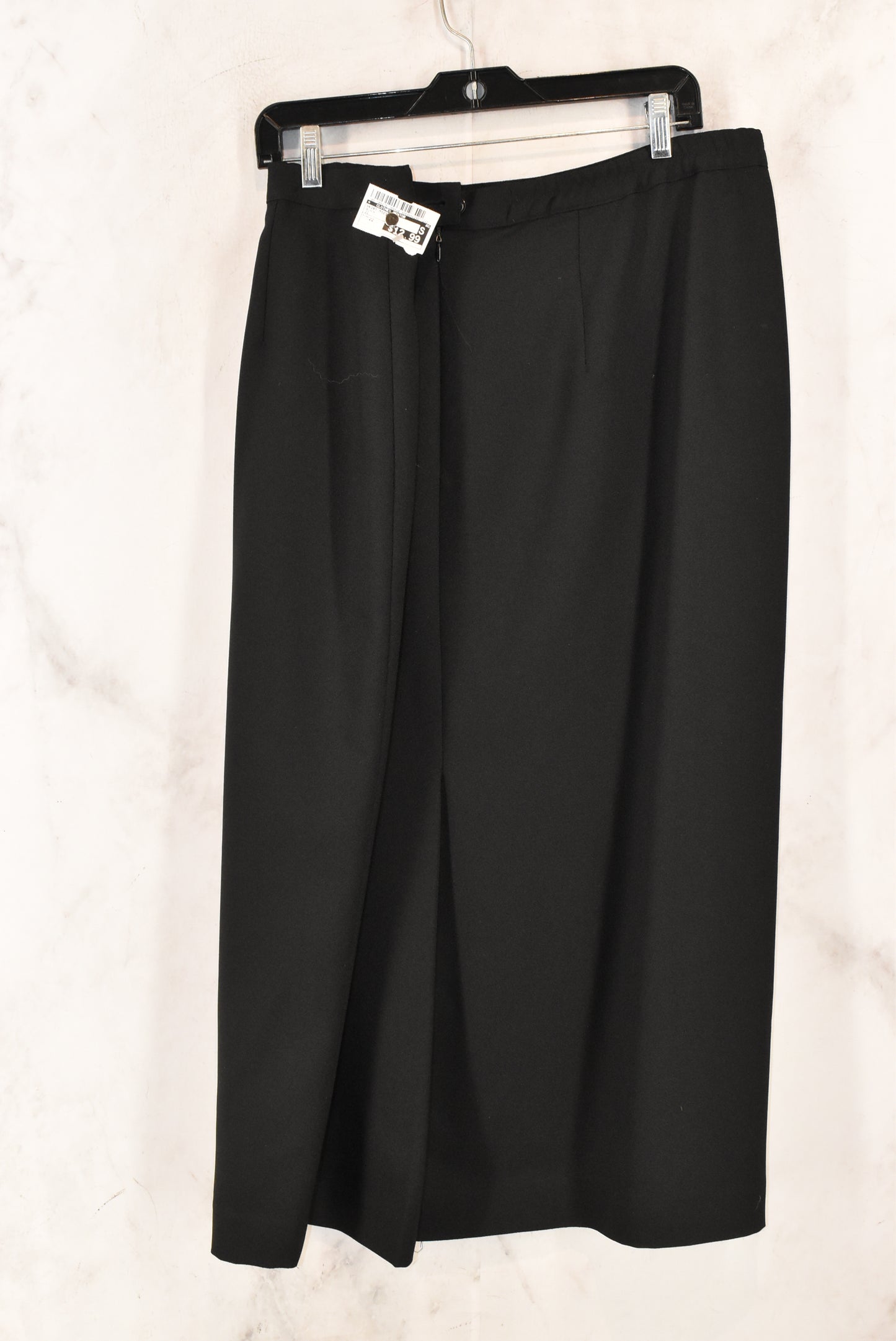 Skirt Midi By Clothes Mentor Size: 22