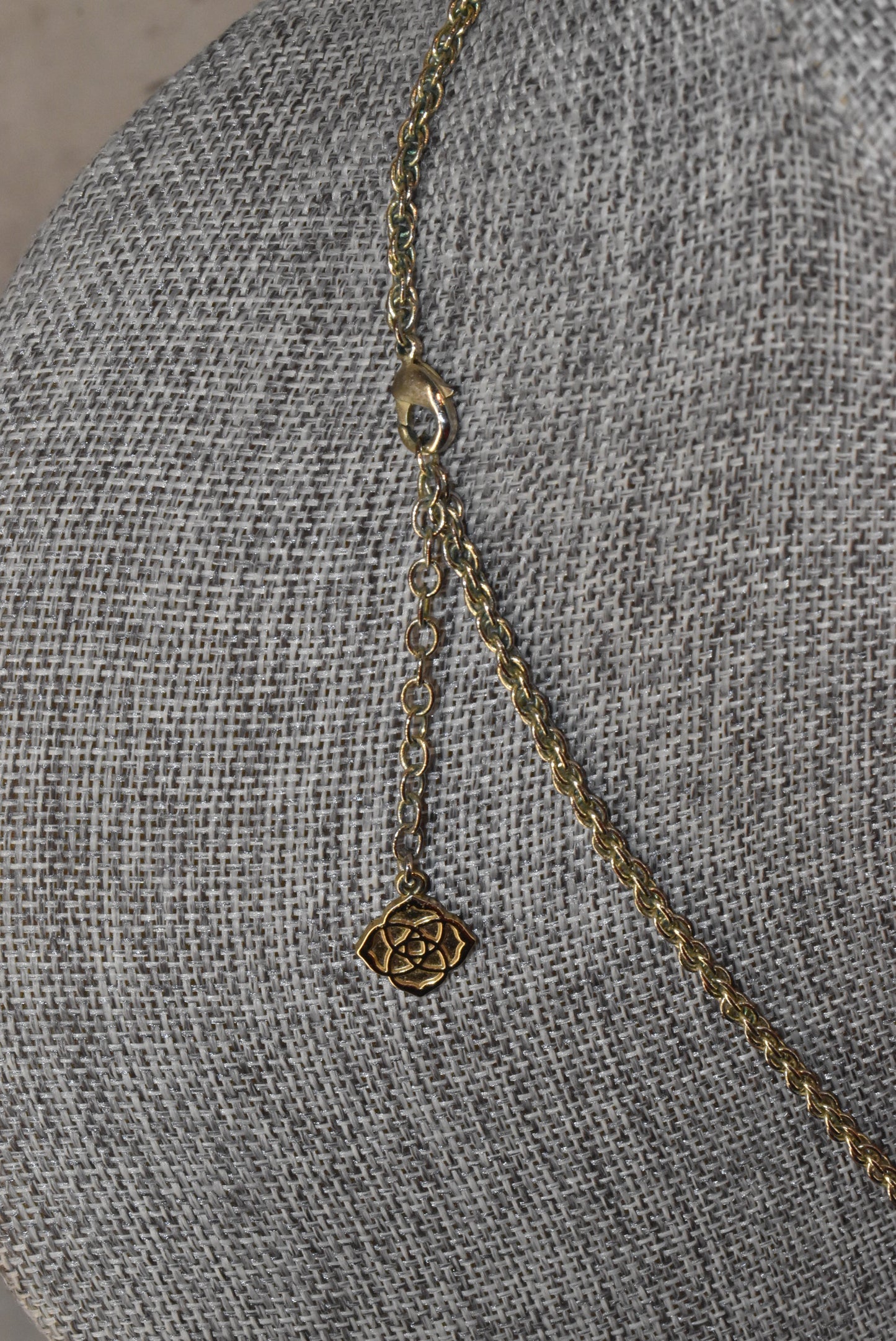 Necklace Designer By Kendra Scott