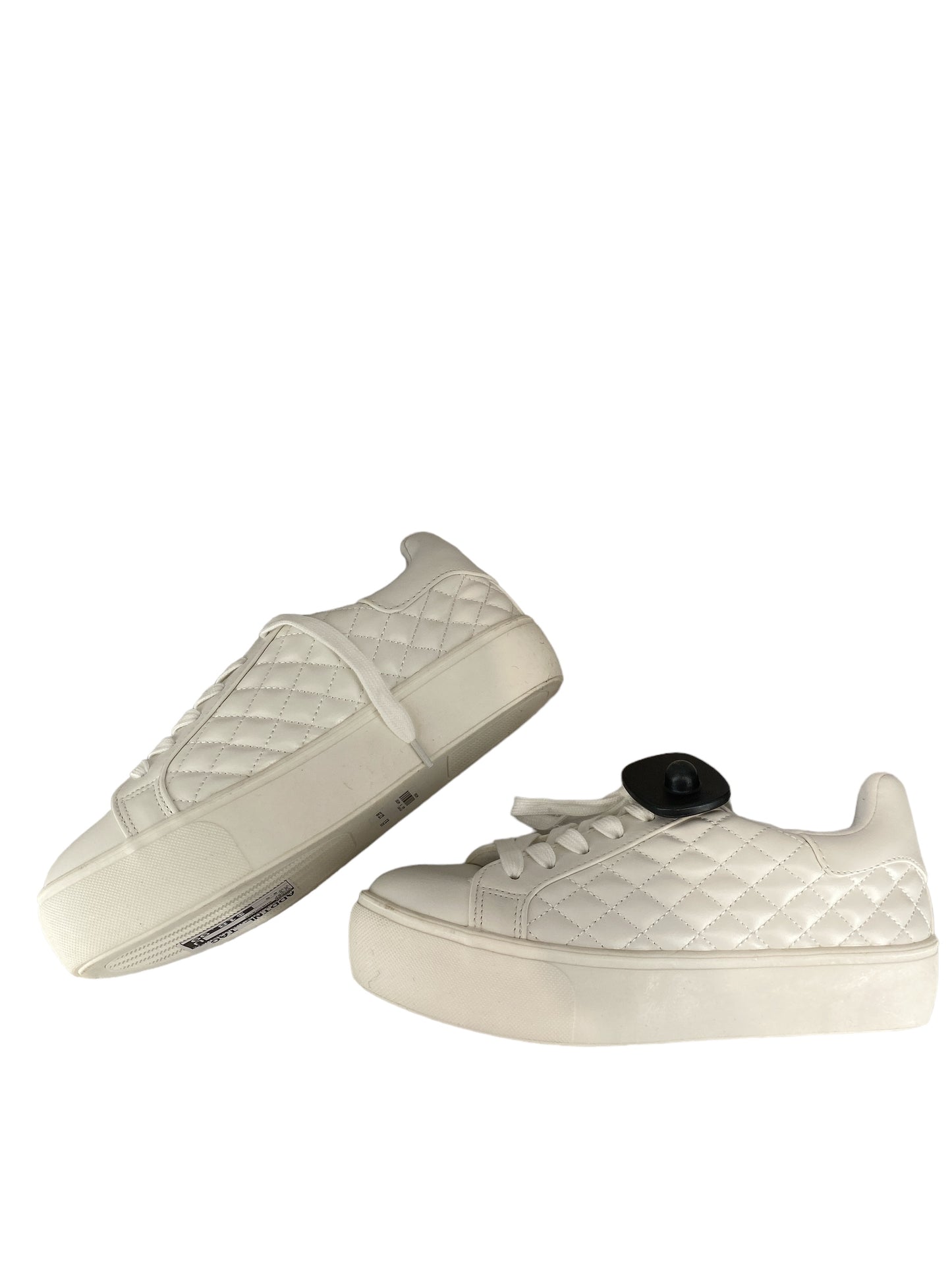 Shoes Sneakers By Soda Size: 8.5