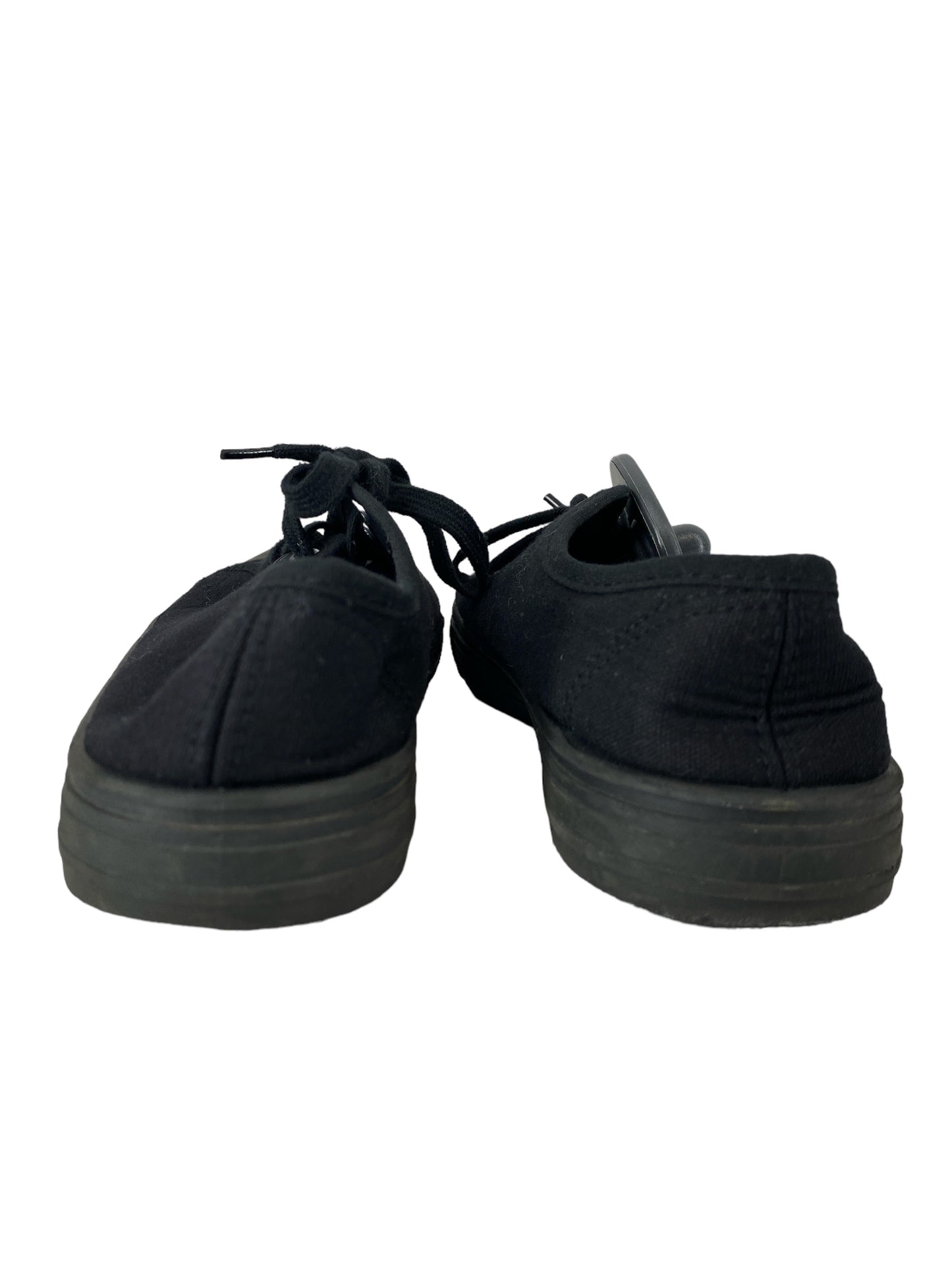 Shoes Sneakers By Clothes Mentor Size: 9