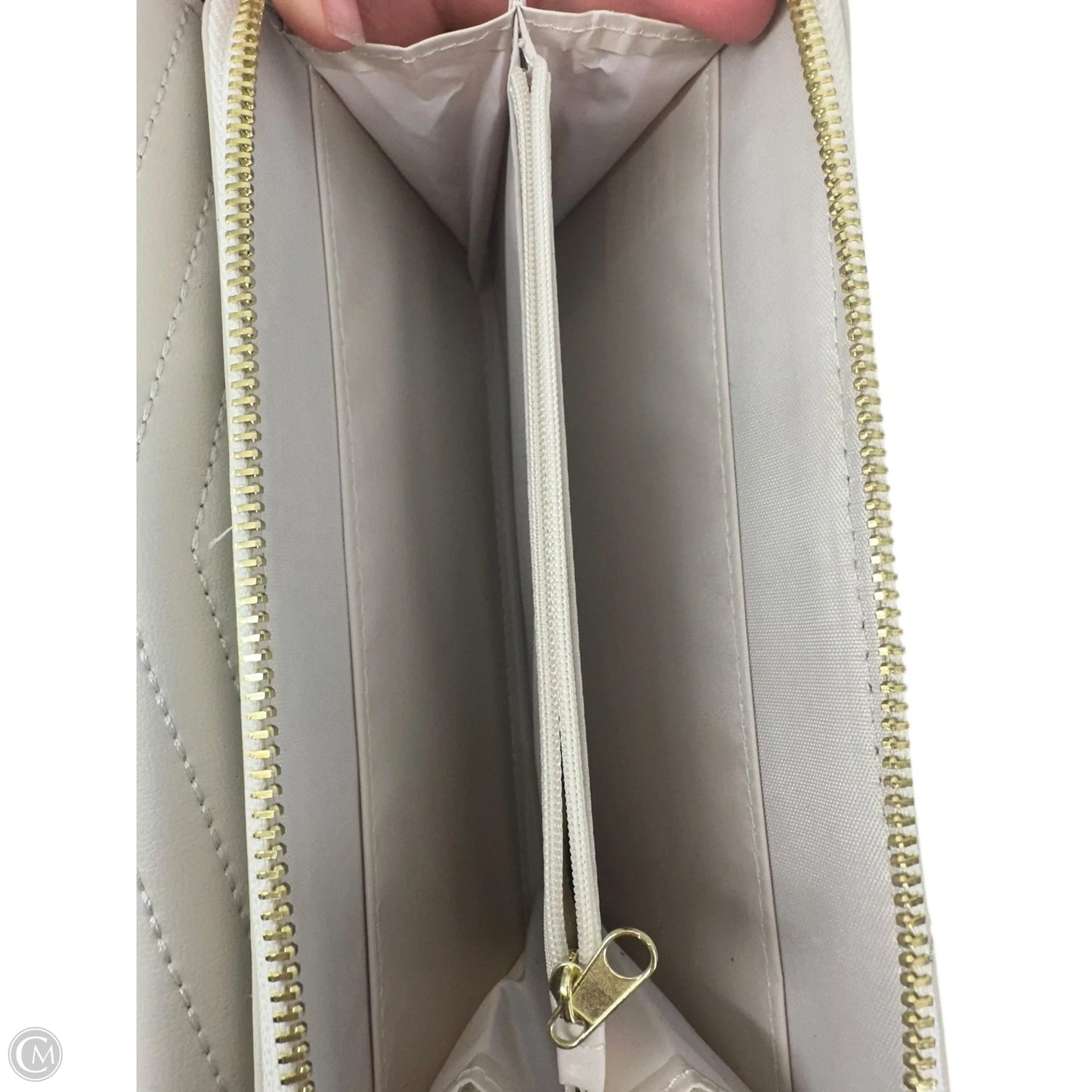 Wallet By Clothes Mentor, Size: Large