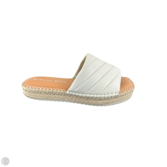 Sandals Flats By Gianni Bini In White, Size: 10
