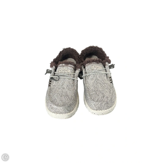 Shoes Flats By Hey Dude In Grey & White, Size: 8