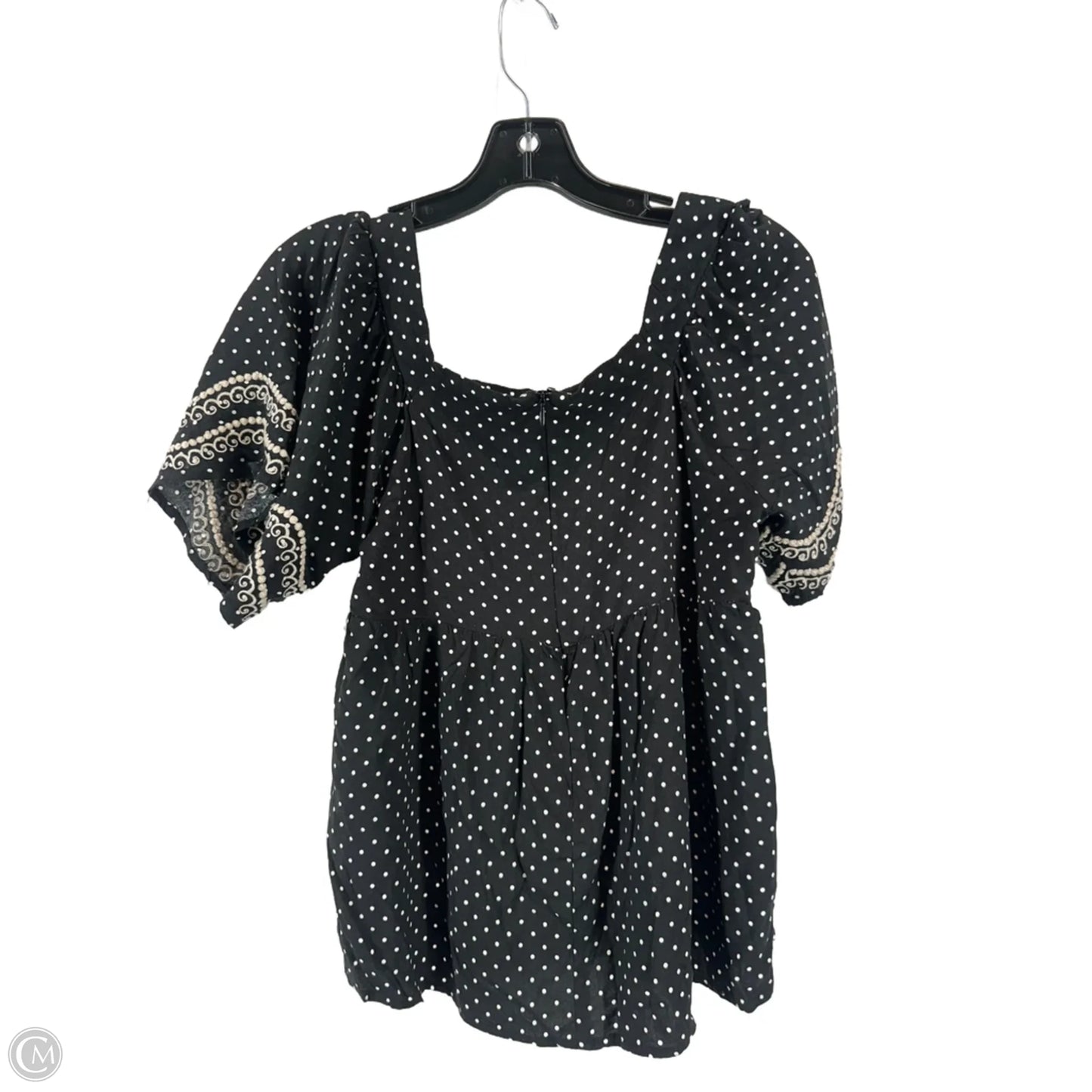 Top Short Sleeve By Clothes Mentor In Polkadot Pattern, Size: M