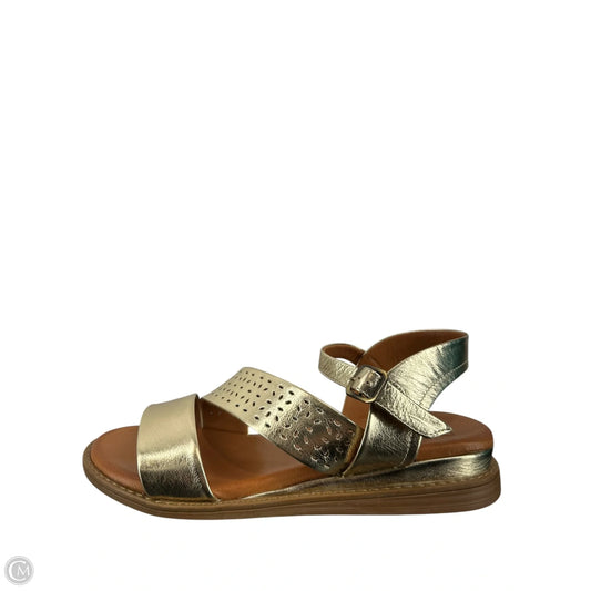 Sandals Flats By Miz Mooz In Gold, Size: 10