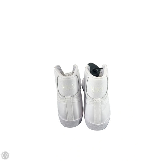 Shoes Sneakers By Nike In White, Size: 9.5