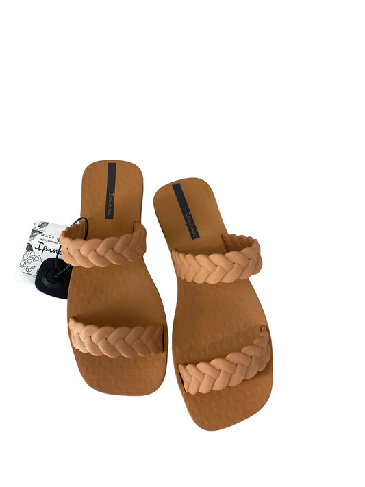 Sandals Flats By Clothes Mentor  Size: 9