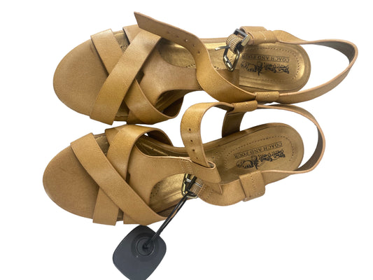Sandals Heels Kitten By Coach And Four  Size: 6