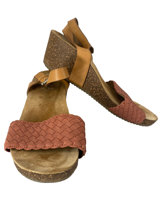 Sandals Heels Wedge By Comfortiva  Size: 10