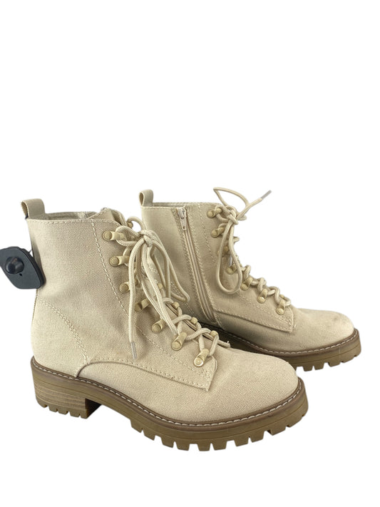 Boots Combat By Universal Thread In Tan, Size: 9