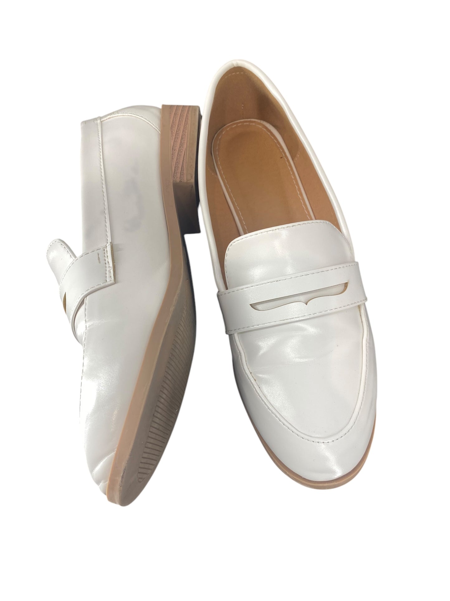 Shoes Flats By Clothes Mentor In White, Size: 8