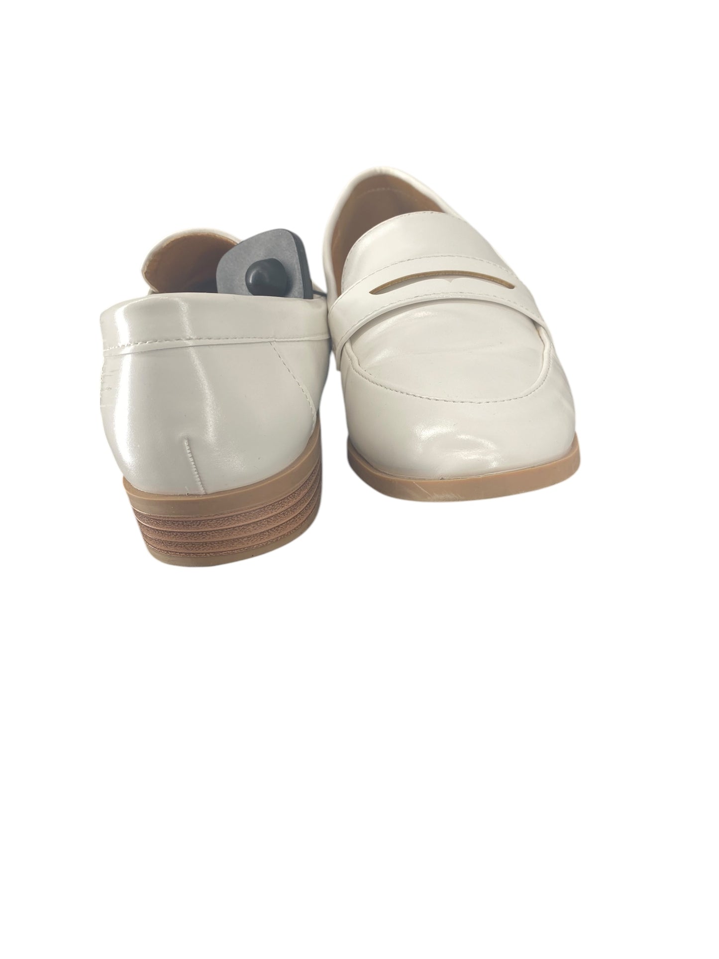 Shoes Flats By Clothes Mentor In White, Size: 8