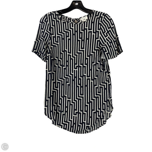 Top Short Sleeve By Clothes Mentor In Black & White, Size: 2