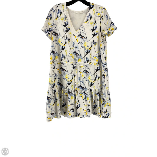 Dress Casual Short By Clothes Mentor In White, Size: M