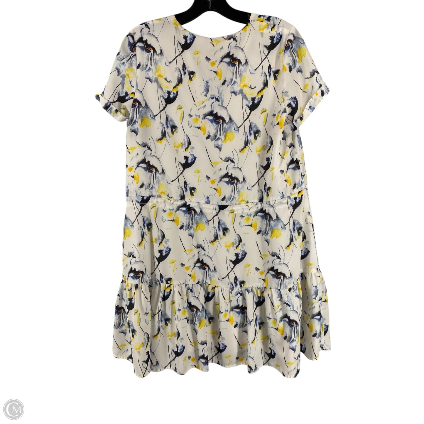 Dress Casual Short By Clothes Mentor In White, Size: M