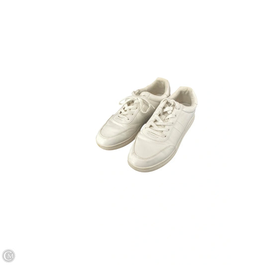 Shoes Sneakers By Old Navy In White, Size: 9