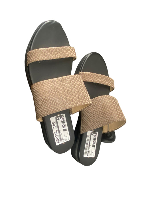 Sandals Flats By Via Spiga In Grey, Size: 8