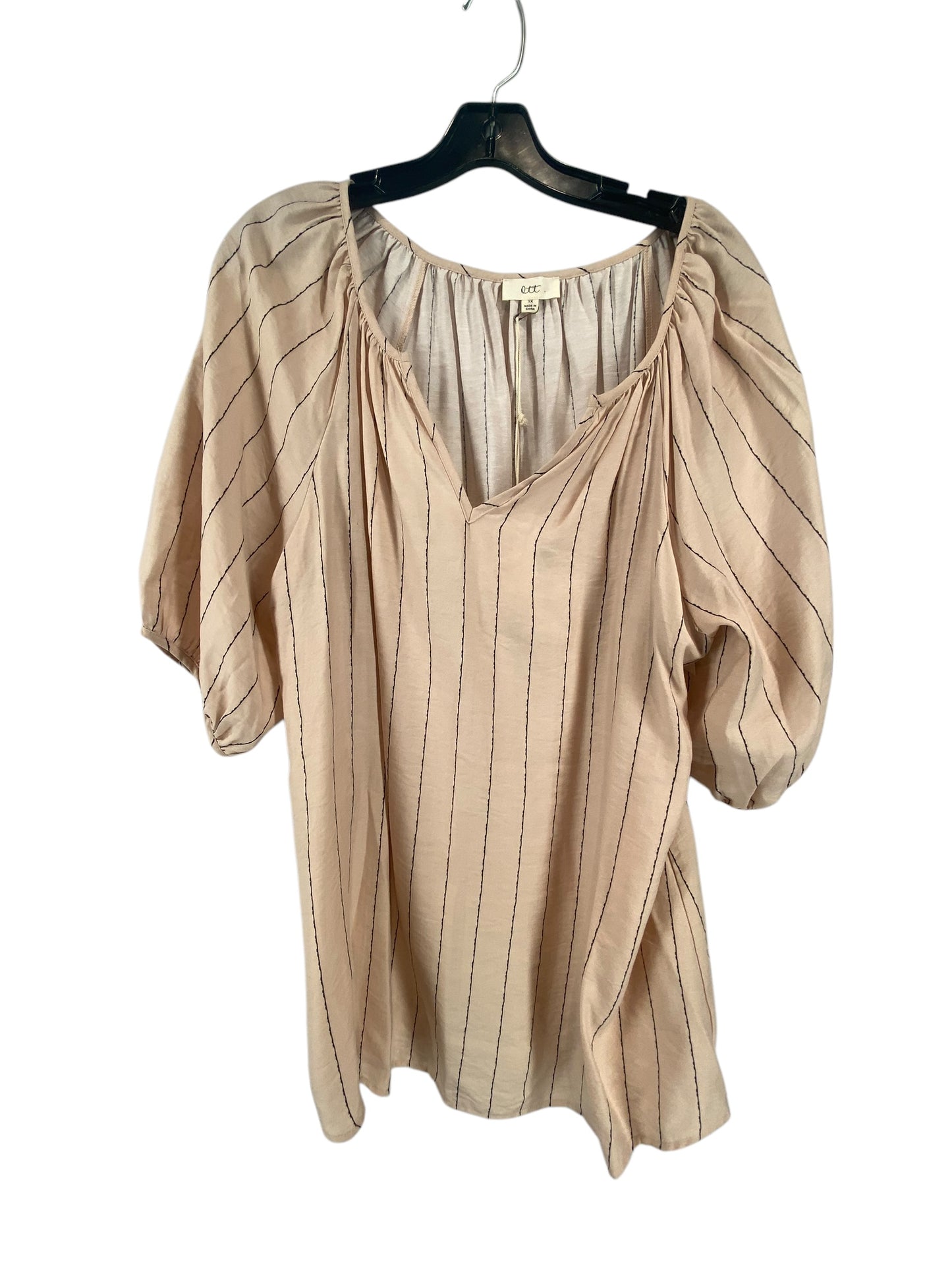 Top Short Sleeve By Clothes Mentor In Tan, Size: 1x