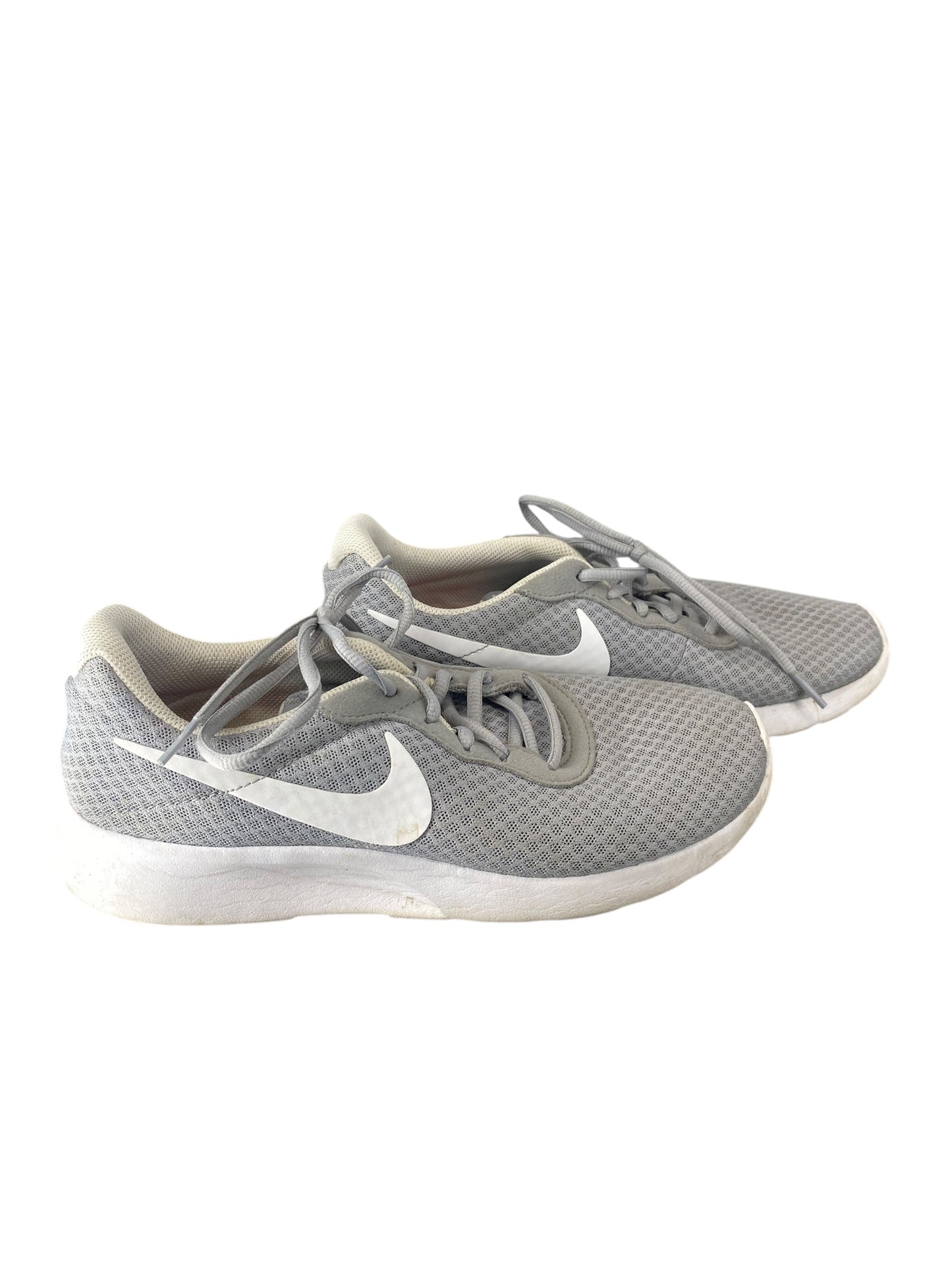 Shoes Athletic By Nike In Grey & White, Size: 9