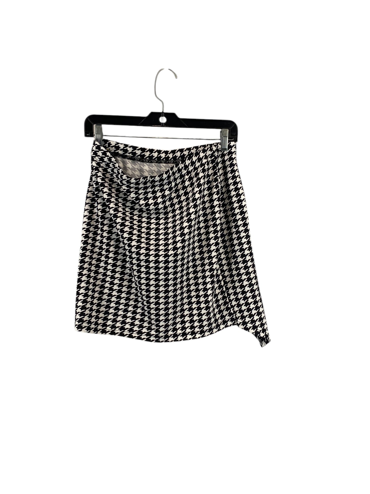 Skirt Mini & Short By Clothes Mentor In Black & White, Size: Xl