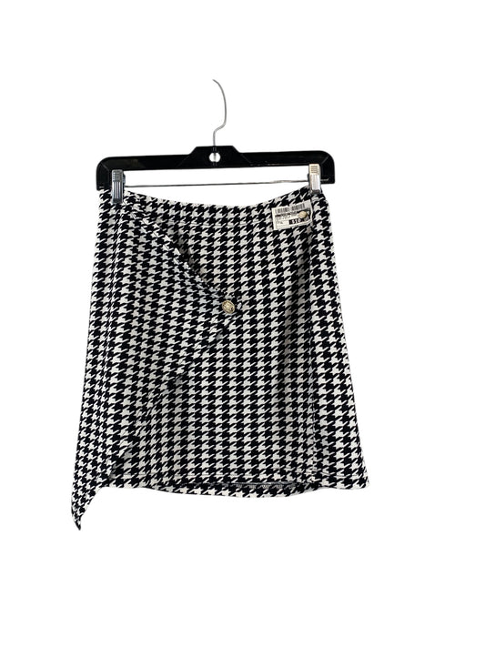 Skirt Mini & Short By Clothes Mentor In Black & White, Size: Xl