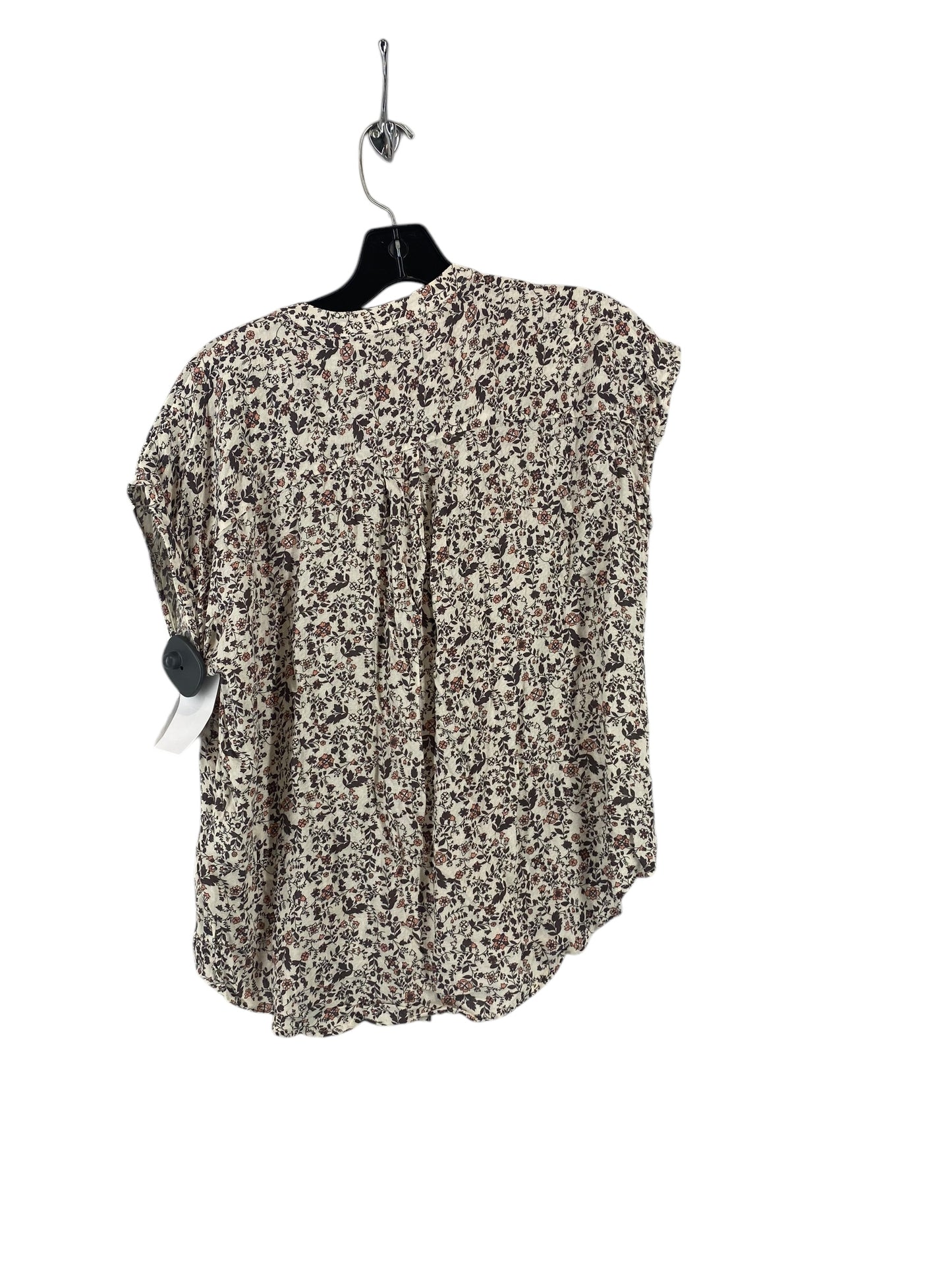 Top Short Sleeve By Treasure And Bond In Floral Print, Size: S