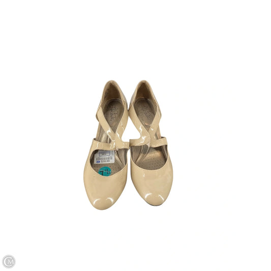 Shoes Heels Kitten By Life Stride In Tan, Size: 7.5
