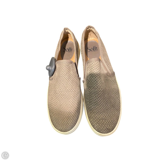 Shoes Sneakers By Sofft In Grey, Size: 9