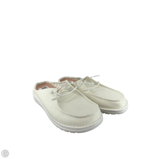 Shoes Flats By Hey Dude In Cream, Size: 6