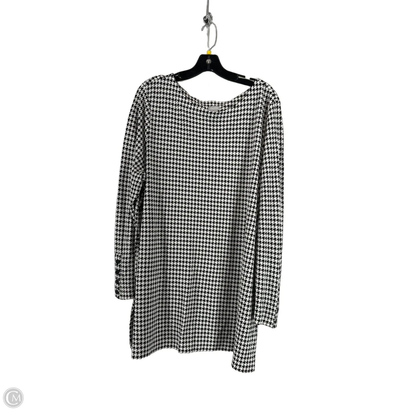 Top Long Sleeve By Chicos In Checkered Pattern, Size: 4