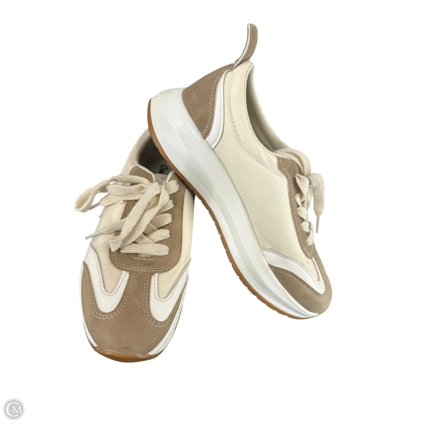 Shoes Sneakers By Clothes Mentor In Beige, Size: 7