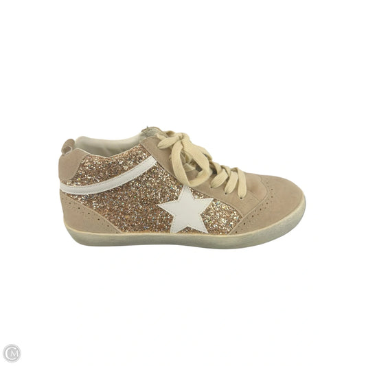 Shoes Sneakers By Clothes Mentor In Tan, Size: 7.5