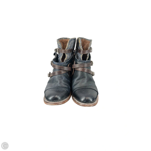 Boots Ankle Heels By Freebird In Navy, Size: 9