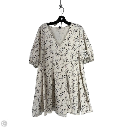 Dress Casual Short By Universal Thread In Floral Print, Size: L
