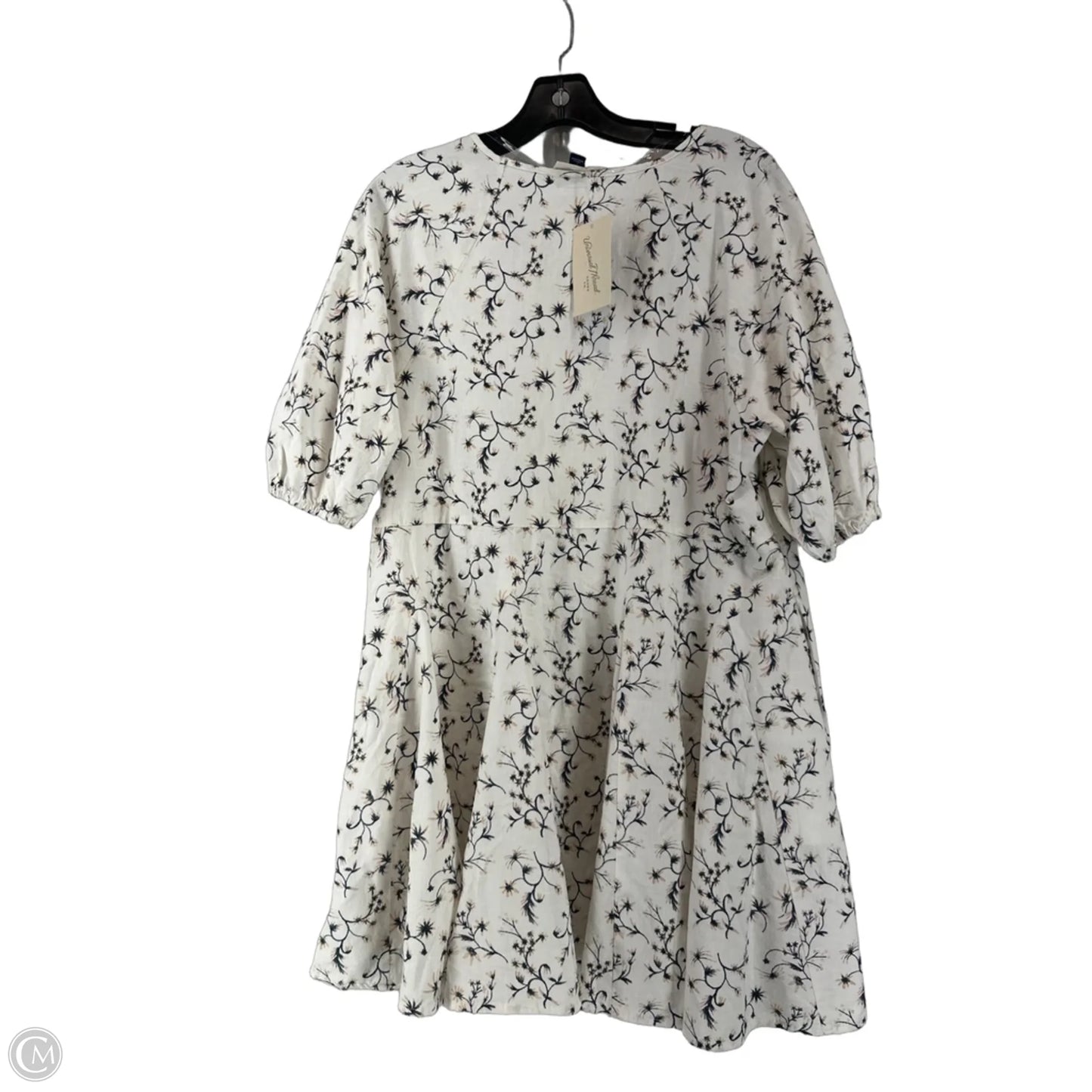 Dress Casual Short By Universal Thread In Floral Print, Size: L