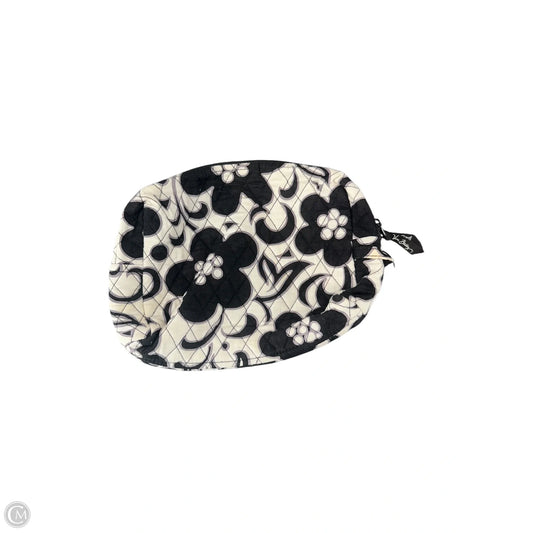 Makeup Bag By Vera Bradley, Size: Medium