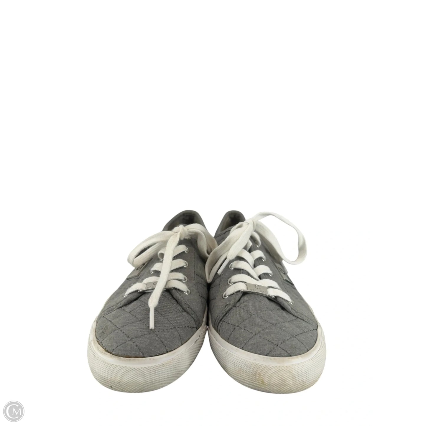 Shoes Sneakers By Guess In Grey, Size: 8.5