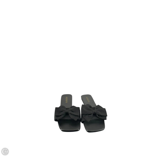 Sandals Flats By Clothes Mentor In Black, Size: 8