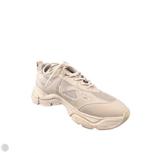 Shoes Athletic By Steve Madden In White, Size: 9