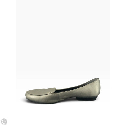 Shoes Flats By St Johns Bay In Silver, Size: 8.5
