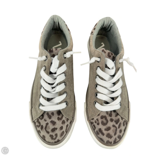 Shoes Sneakers By Very J In Grey, Size: 7.5