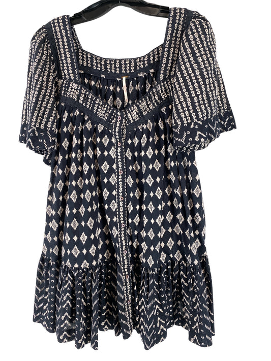 Dress Casual Short By Free People  Size: M
