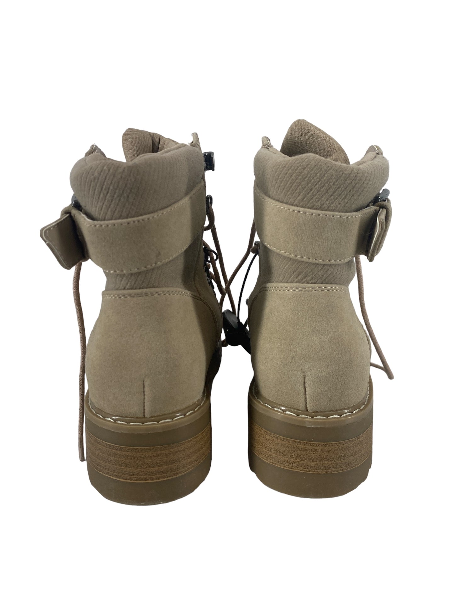 Boots Combat By Universal Thread  Size: 7